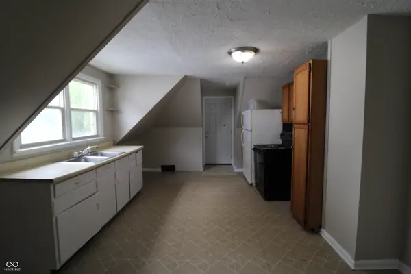 907 W Main ST, Muncie, IN 47305