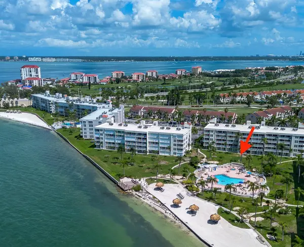 6021 BAHIA DEL MAR CIR #137, St Petersburg, FL 33715