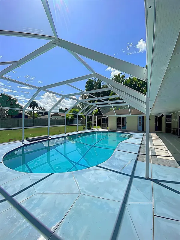 825 CAREY DR, South Daytona, FL 32119