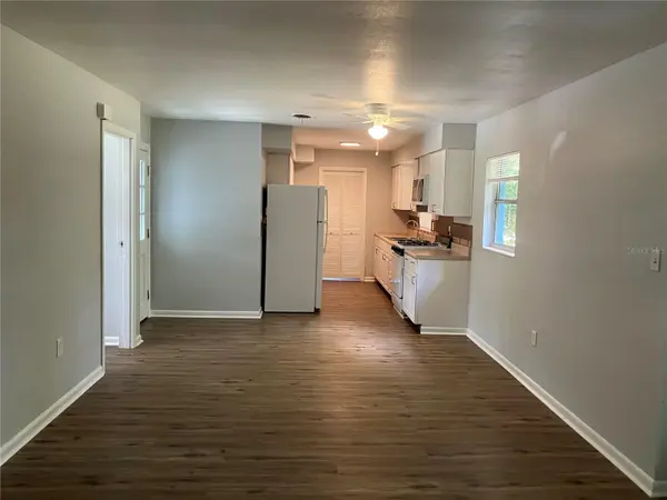 2013 LIVE OAK DR, Fruitland Park, FL 34731