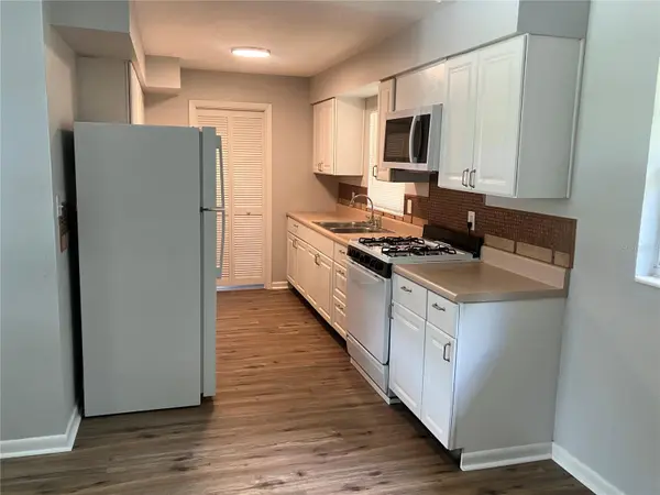 2013 LIVE OAK DR, Fruitland Park, FL 34731