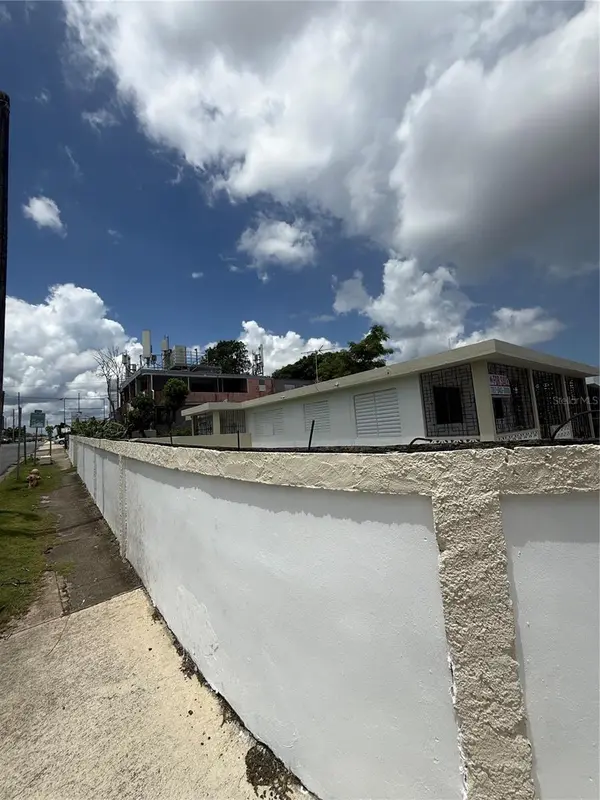 24 AVE LAUREL, Bayamon, PR 00956