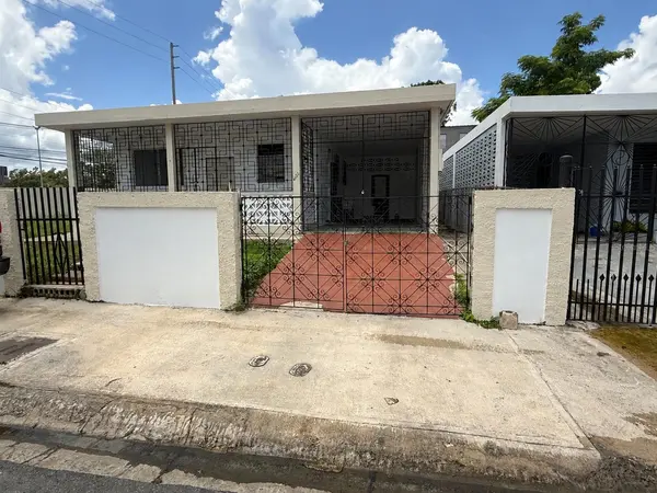 24 AVE LAUREL, Bayamon, PR 00956