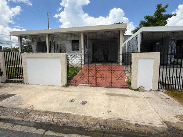 24 AVE LAUREL, Bayamon, PR 00956