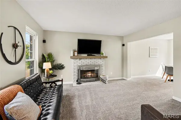 4533 Cambrook DR, St Charles, MO 63304