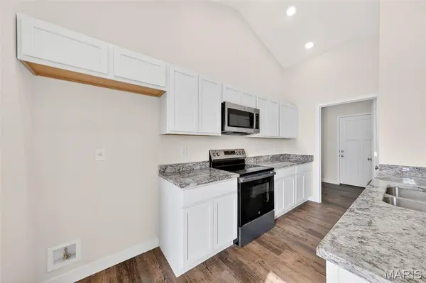 266 Railroad ST, Moscow Mills, MO 63362