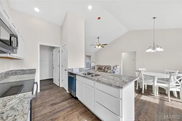 266 Railroad ST, Moscow Mills, MO 63362