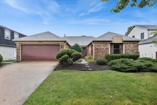 1255 John DR, Hoffman Estates, IL 60169