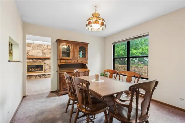 1255 John DR, Hoffman Estates, IL 60169