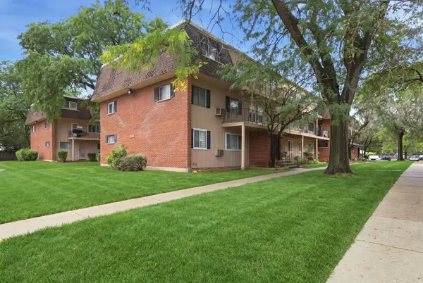 2508 Algonquin RD #2, Rolling Meadows, IL 60008