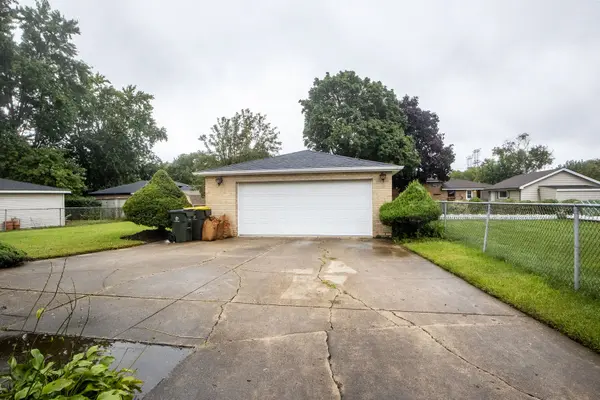 565 Arlene DR, Wood Dale, IL 60191