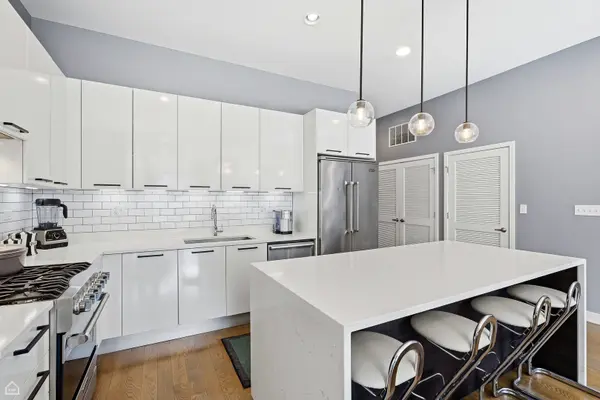 1611 N Hermitage AVE #303, Chicago, IL 60622