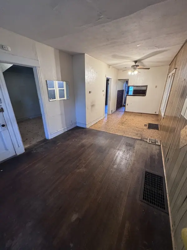4934 W Iowa ST, Chicago, IL 60651