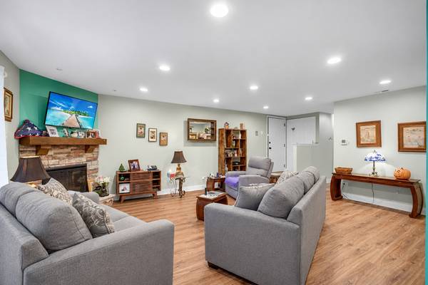 8225 Willow DR #45B, Palos Hills, IL 60465