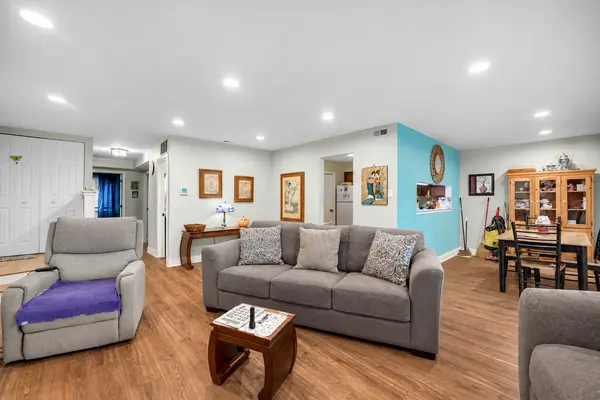 8225 Willow DR #45B, Palos Hills, IL 60465