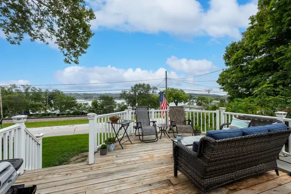 712 S CODY RD, Leclaire, IA 52753
