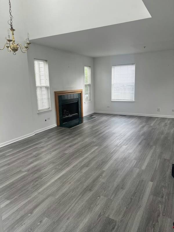 1214 ORLEANS DR #1214, Mundelein, IL 60060