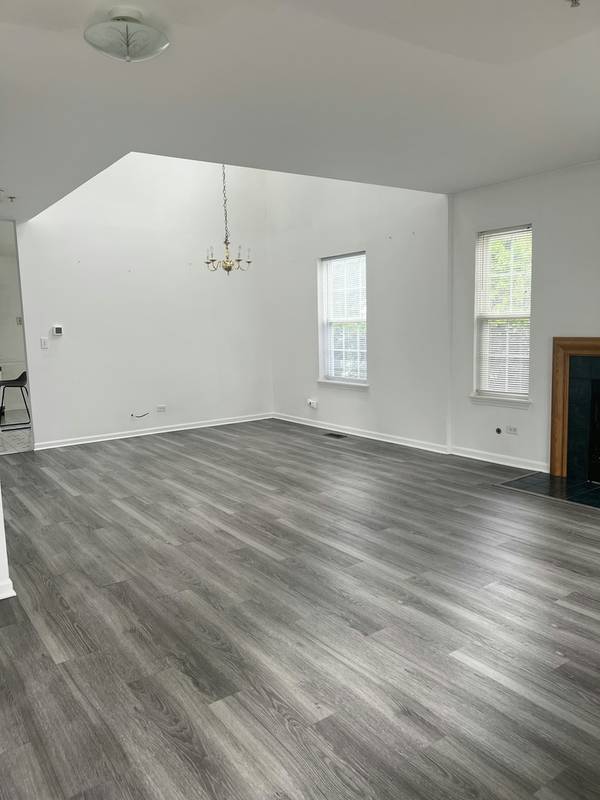 1214 ORLEANS DR #1214, Mundelein, IL 60060