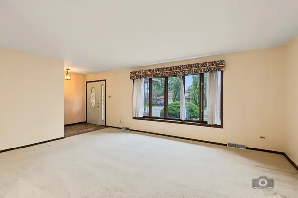 17325 Locust AVE, Tinley Park, IL 60487