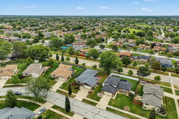 17325 Locust AVE, Tinley Park, IL 60487