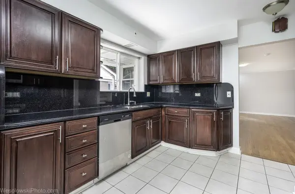 7261 N East Prairie RD, Lincolnwood, IL 60712
