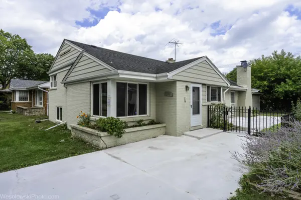 7261 N East Prairie RD, Lincolnwood, IL 60712