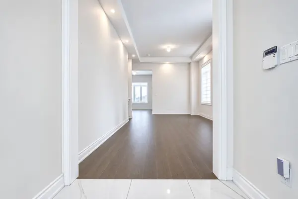 71 Maple Fields CIR, Aurora, ON L4G 3X6