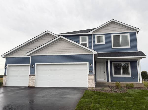 1931 Pierce ST S, Cambridge, MN 55008