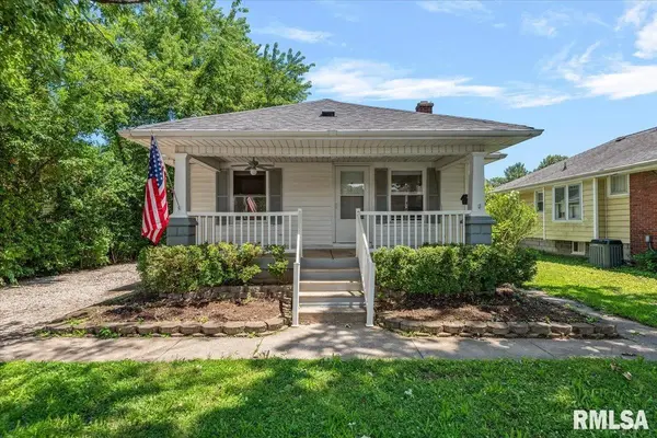 550 S WASHINGTON ST, Taylorville, IL 62568