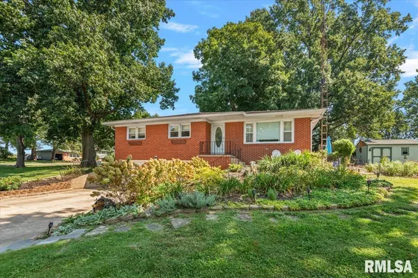 14 HACKNEY LN, Springfield, IL 62702