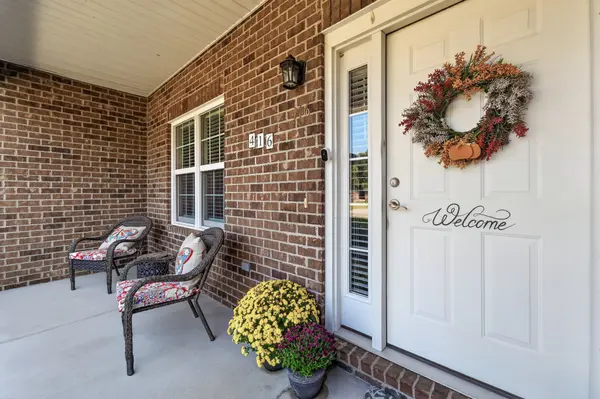 416 Colonial Dr, Winchester, TN 37398