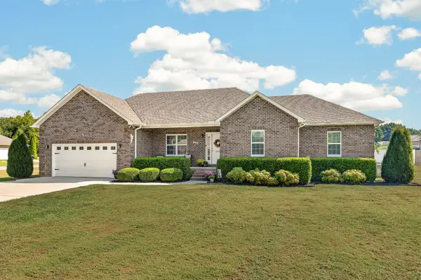 416 Colonial Dr, Winchester, TN 37398