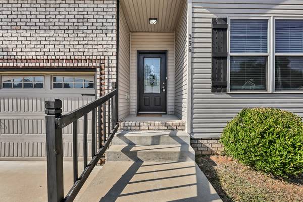256 Azalea Dr, Oak Grove, KY 42262