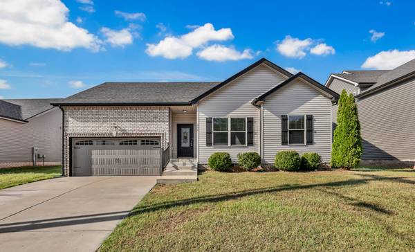 256 Azalea Dr, Oak Grove, KY 42262