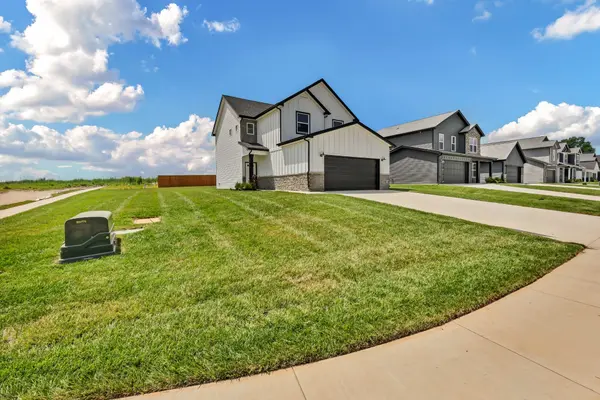 2697 Brewster Dr, Clarksville, TN 37042