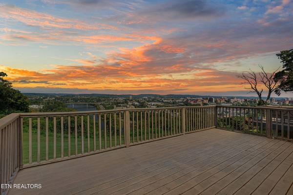 1851 Cherokee Bluff Drive, Knoxville, TN 37920