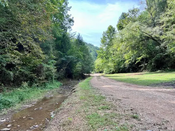 1570 S Helton Rd, Sevierville, TN 37862