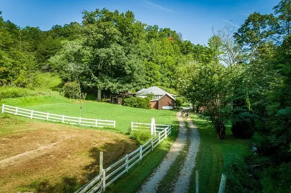 1570 S Helton Rd, Sevierville, TN 37862