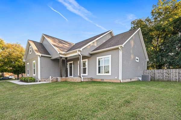 2656 Laws Rd, Mcminnville, TN 37110