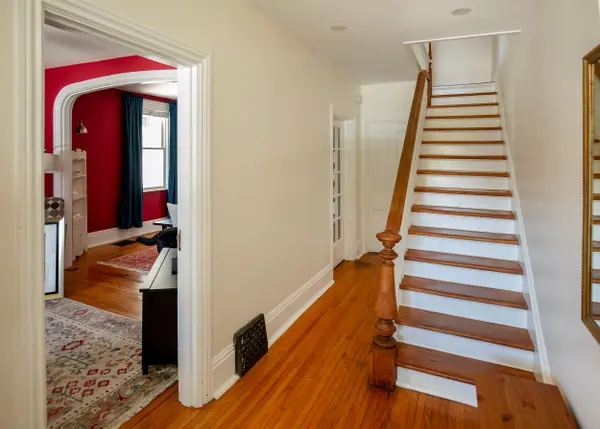 300 Sydenham ST, Kingston, ON K7K 3M7