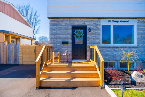28 Debby CRES, Brantford, ON N3R 7A4