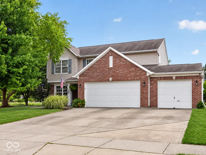 5507 Gainesway DR, Greenwood, IN 46142
