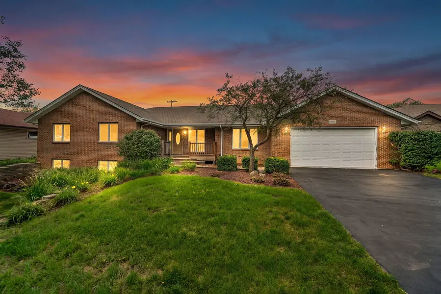 6626 Shadybrook TRL, Loves Park, IL 61111