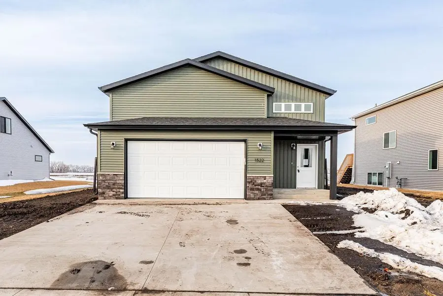 1519 Keystone CIR NE, Dilworth, MN 56529