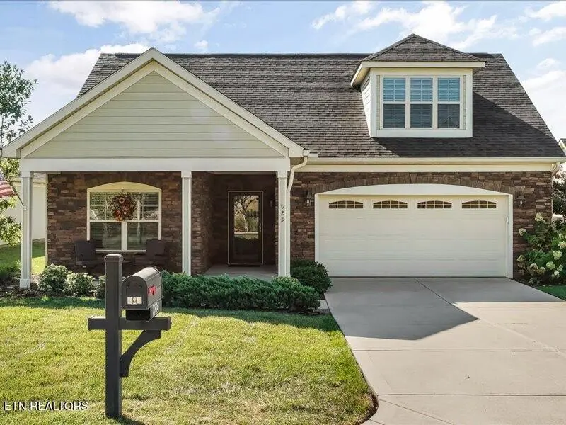 923 Pryse Farm Blvd, Knoxville, TN 37934