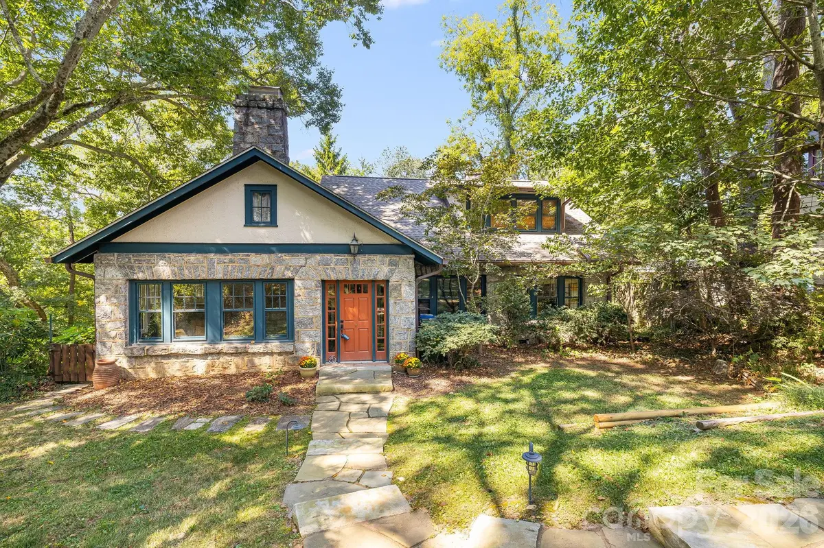 25 Saint Dunstans CIR, Asheville, NC 28803