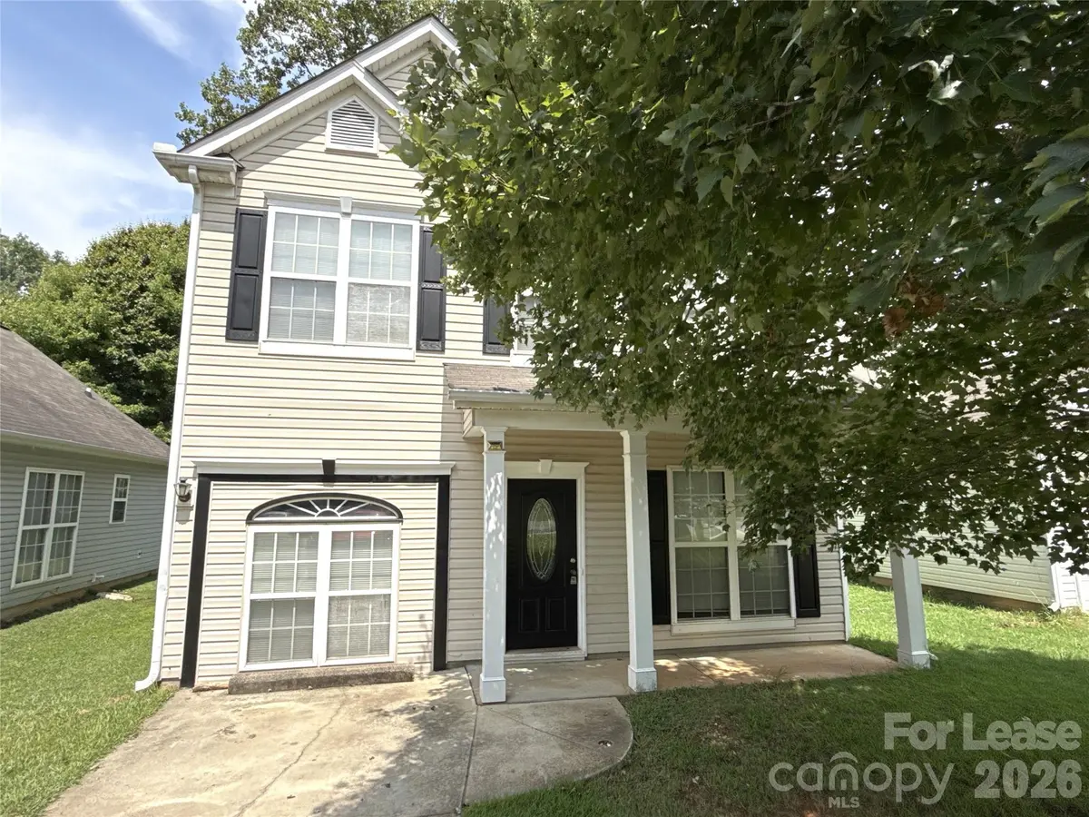 1525 Braveheart LN, Charlotte, NC 28216