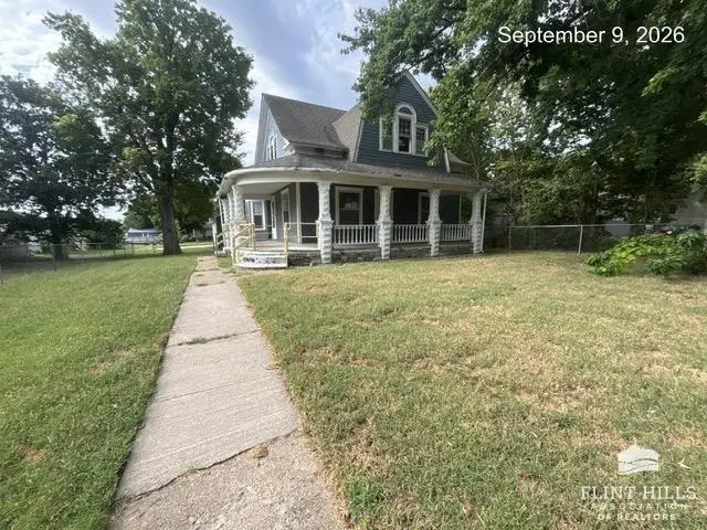303 W 8th ST, Chapman, KS 67431