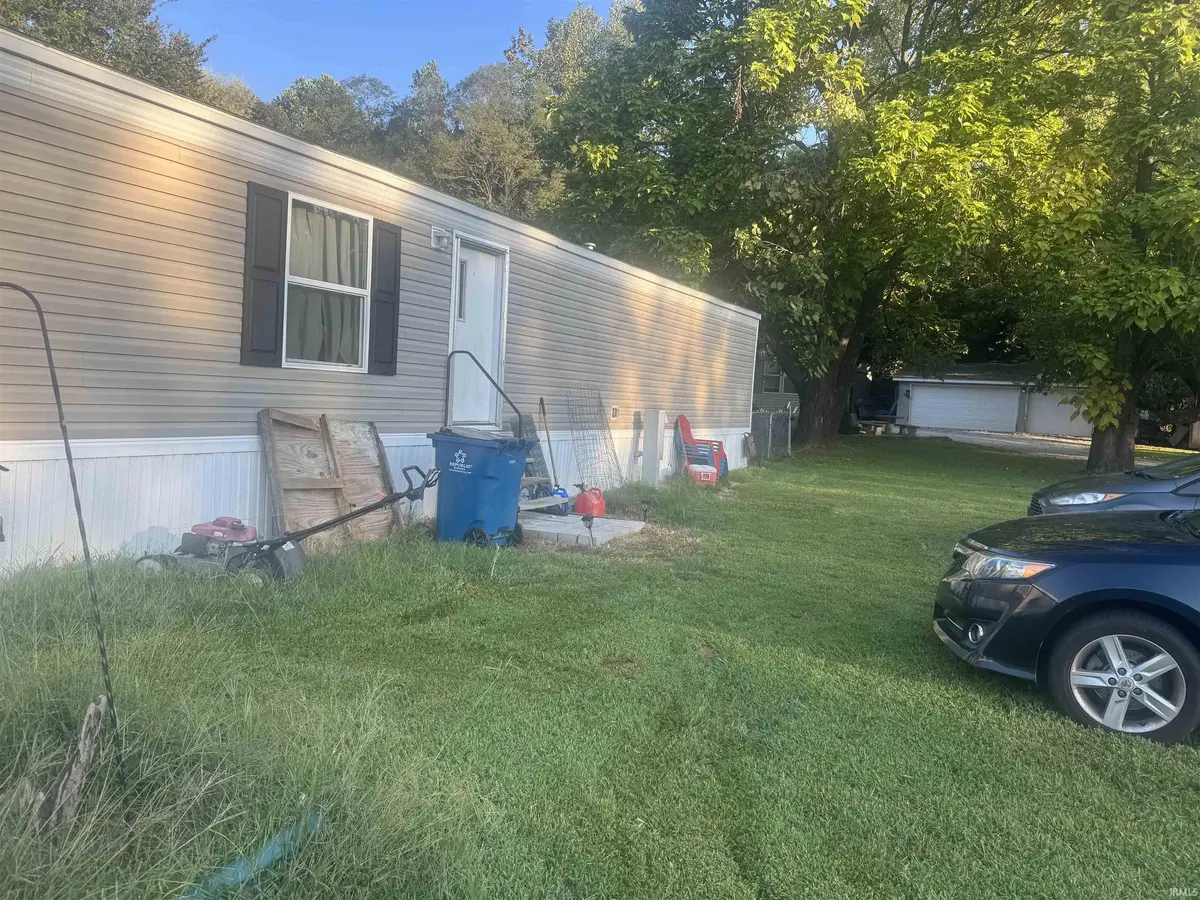 76 E Grissom AVE, Rockport, IN 47635