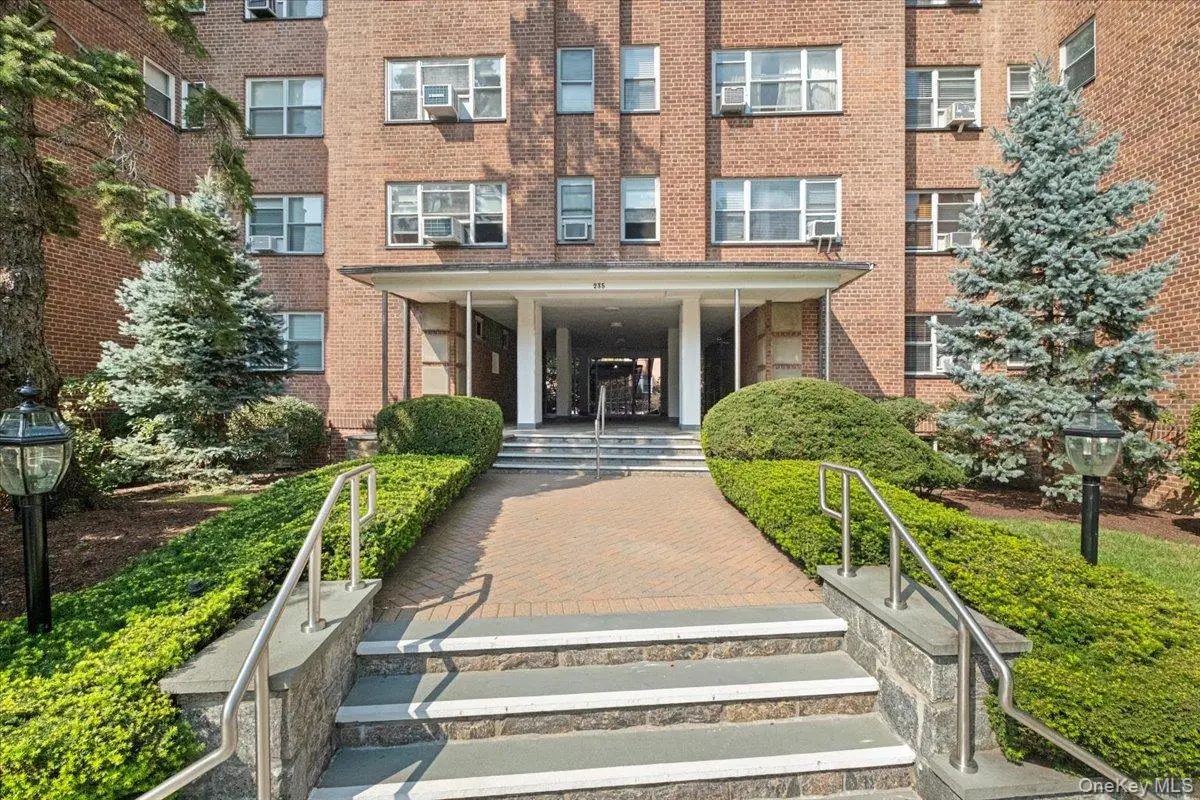 235 Garth RD #C4E, Scarsdale, NY 10583